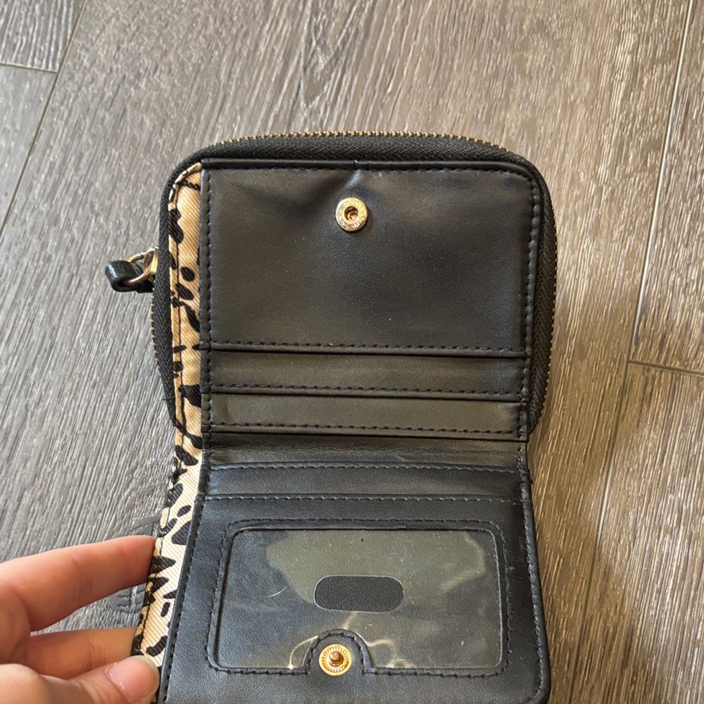 Jessica Simpson Black Wallet with Gold Logo - Picture 4 of 4